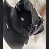Elegancka czarna torebka z eko zamszu z klapką